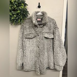 Pink Lily “A Warm Embrace Gray Sherpa Shacket” Size L/XL